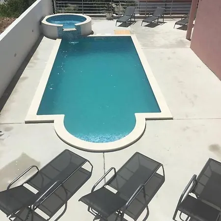 Cosic Apartment Klenovica